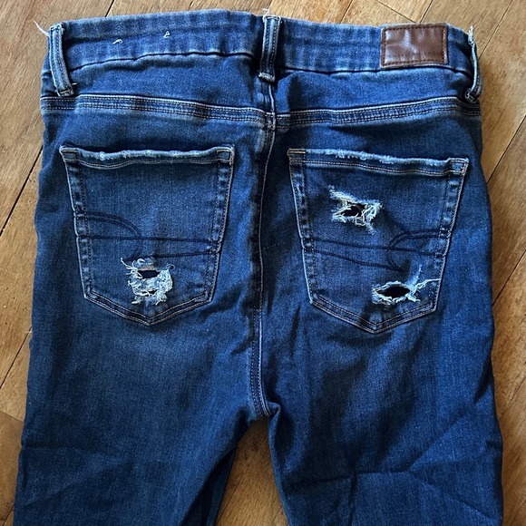 American Eagle Outfitters Women's Dark Blue Distressed Skinny Jeans Size 8 Reg - Picture 3 of 7